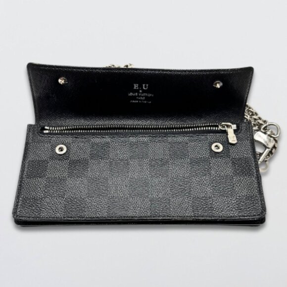Louis Vuitton Black Checkered Wallet with Silver Chain - Picture 4 of 16